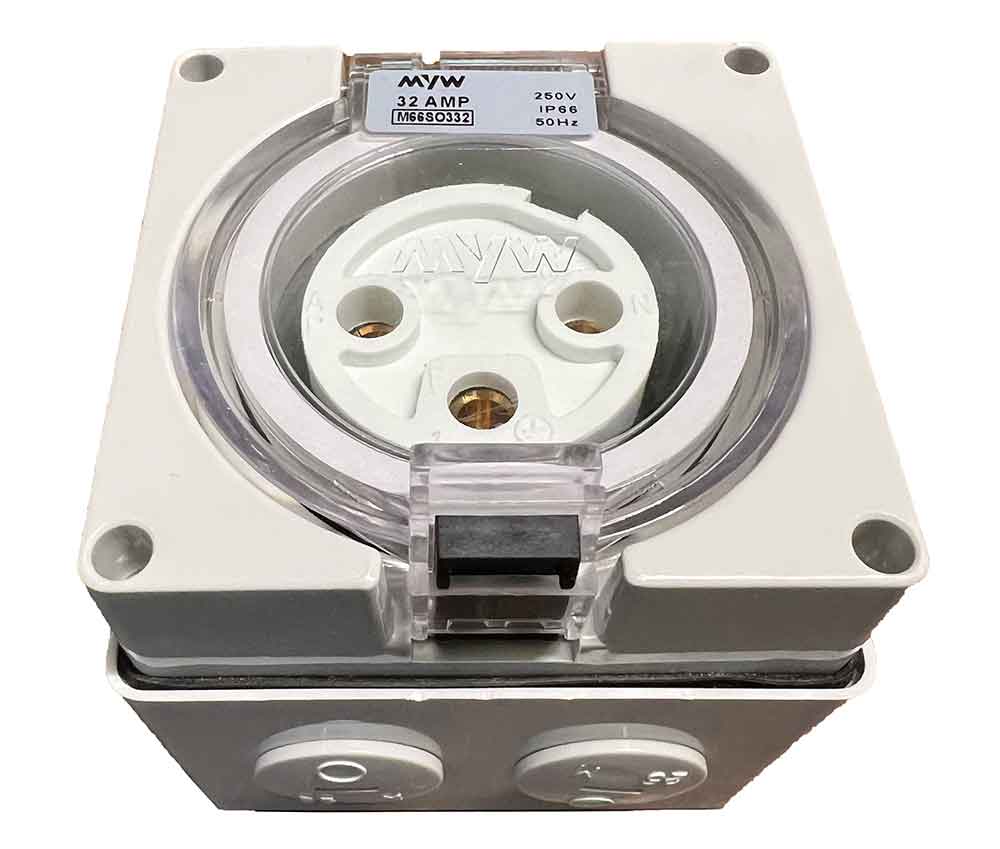 3 ROUND PIN 32Amp 250V socket [165 M66SO332LB]